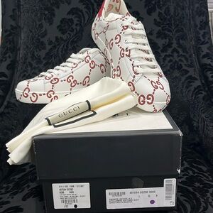 Gucci men’s size 8 sneakers